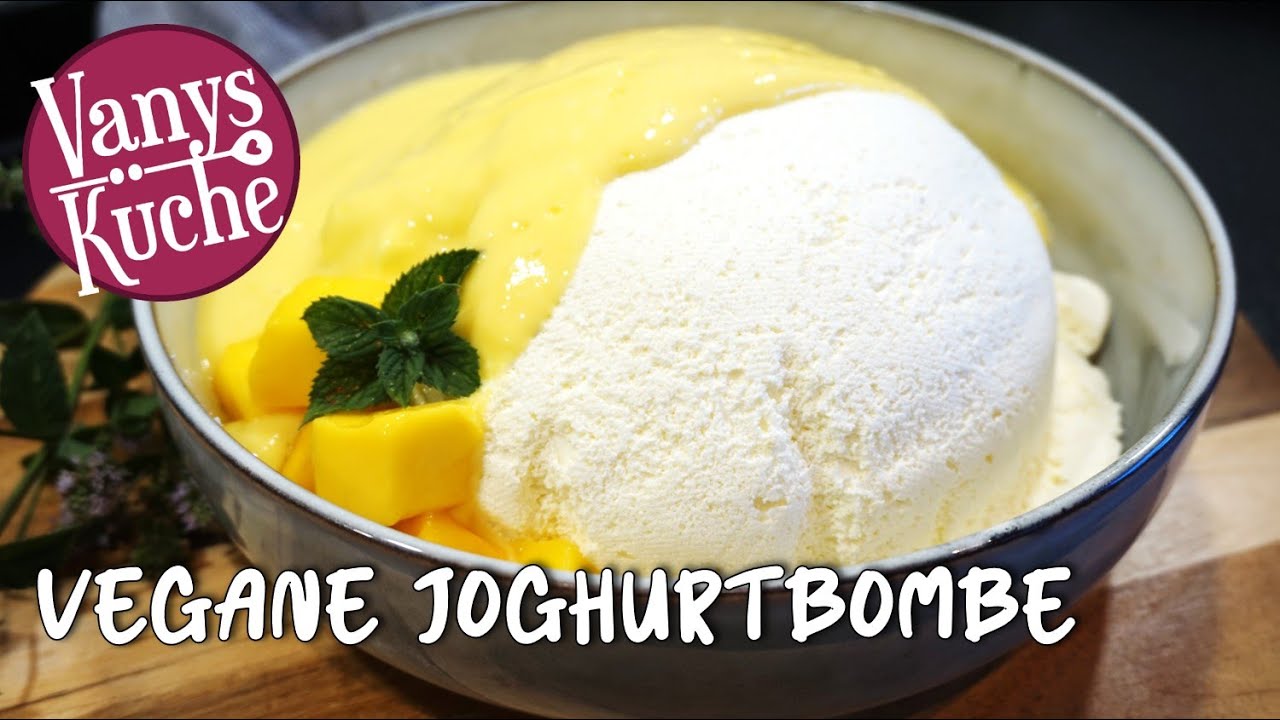 vegane Joghurtbombe mit Mango-Kokos-Soße