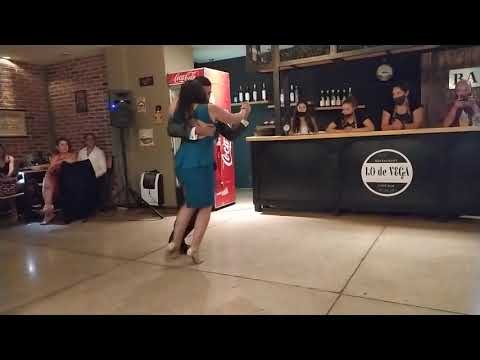 Ailín Rutchle y Franco Andrada bailan en San Rafael Mendoza milonga "El Arranque".