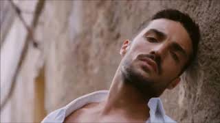 IUBIRE ȘI TOAMNĂ ...versuri, voce DANIEL  LUCA