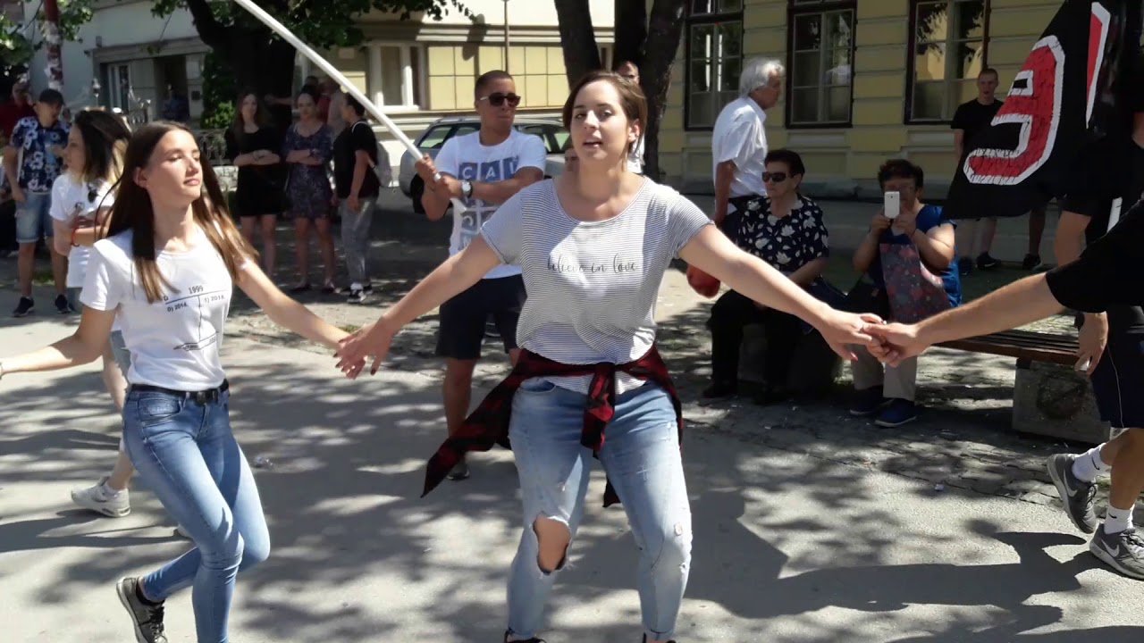 Užičko kolo u sred Užica