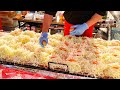 japanese street food - okonomiyaki hiroshimayaki お好み焼き