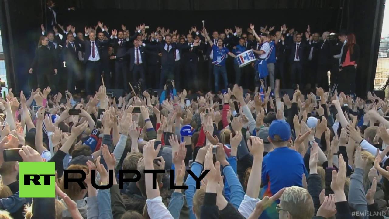 Iceland Performs Ultimate Viking War Chant Throws Epic Homecoming Party For Euro 16 Team Youtube