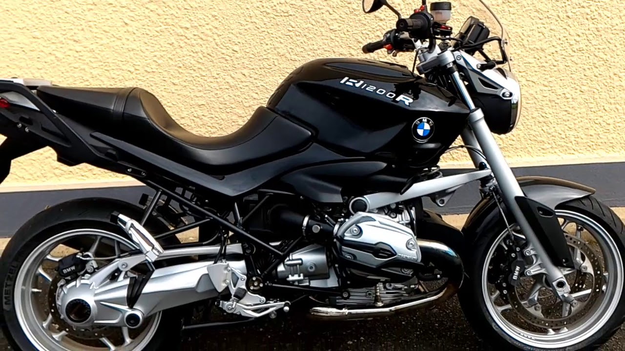 BMW R1200R silencieux Akrapovíc