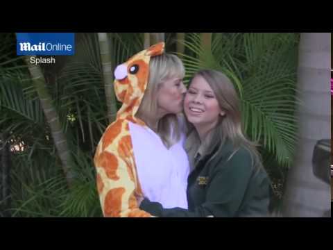 Bindi Irwin celebrates her 16th Birthday at Australia Zoo - YouTube