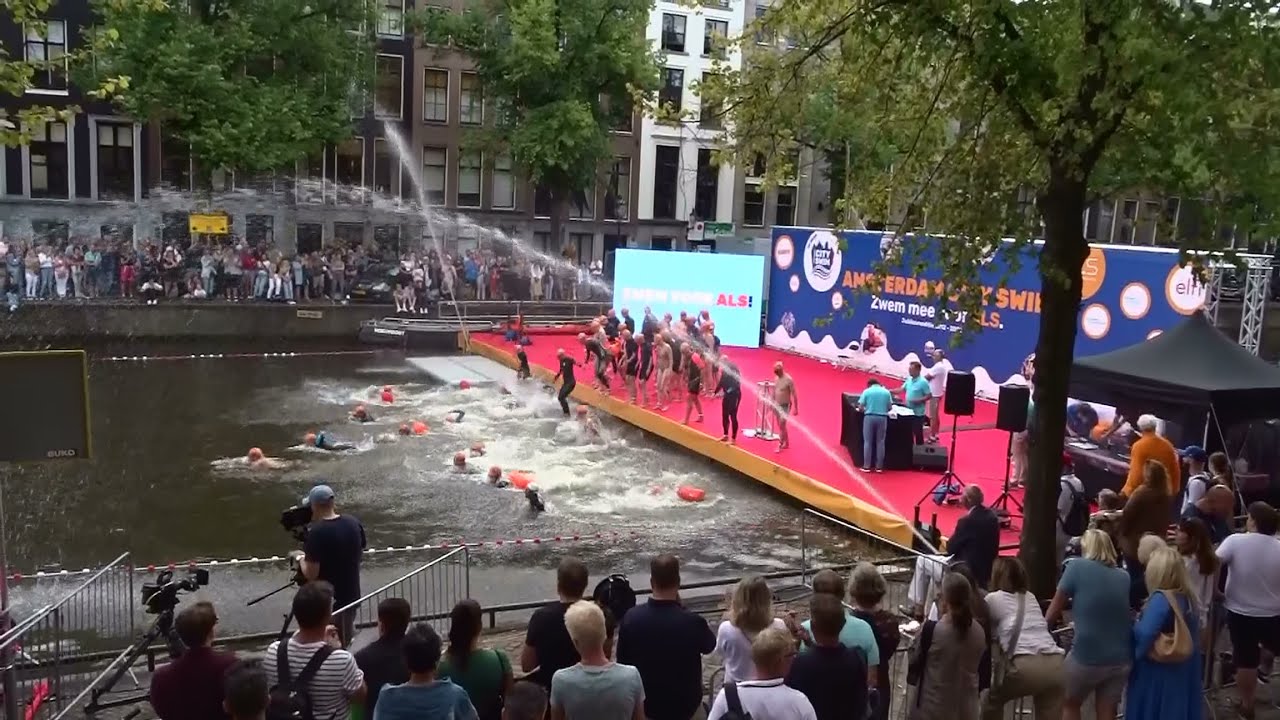 Amsterdam City Swim 2022 van start tot finish / Keizersgracht naar Marineterrein