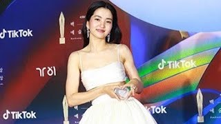 恭喜金泰梨獲得 第58屆百想藝術大賞視后🎊 (電視部門女子最優秀演技賞&女子人氣賞)