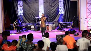 Edwin Mrope-Fanya Kazi(Gospel Singeli) live on stage(Bwagamoyo To Jesus Concert)