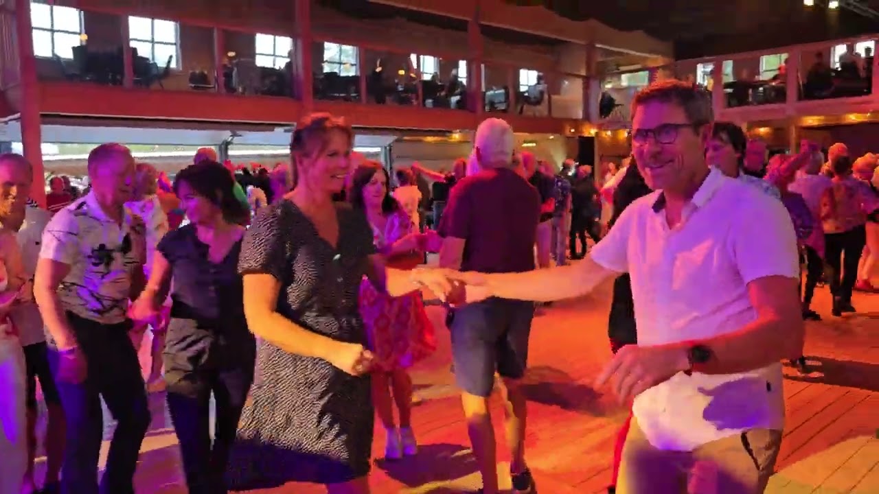 Gi meg et kyss med Contiki på Lavvotunet Dokka Camping Dansnytt Jan Tore Eriksen