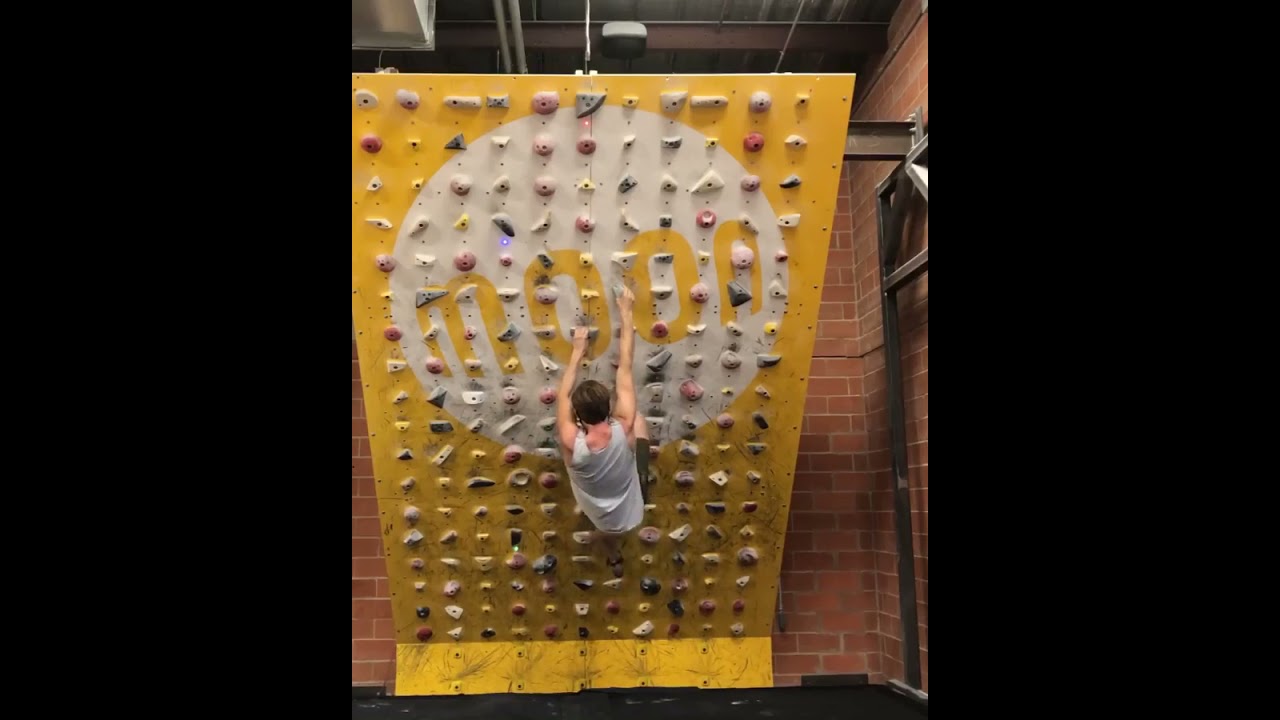 MoonBoard 2017 V3 / 6a+ Benchmark - Black Tip