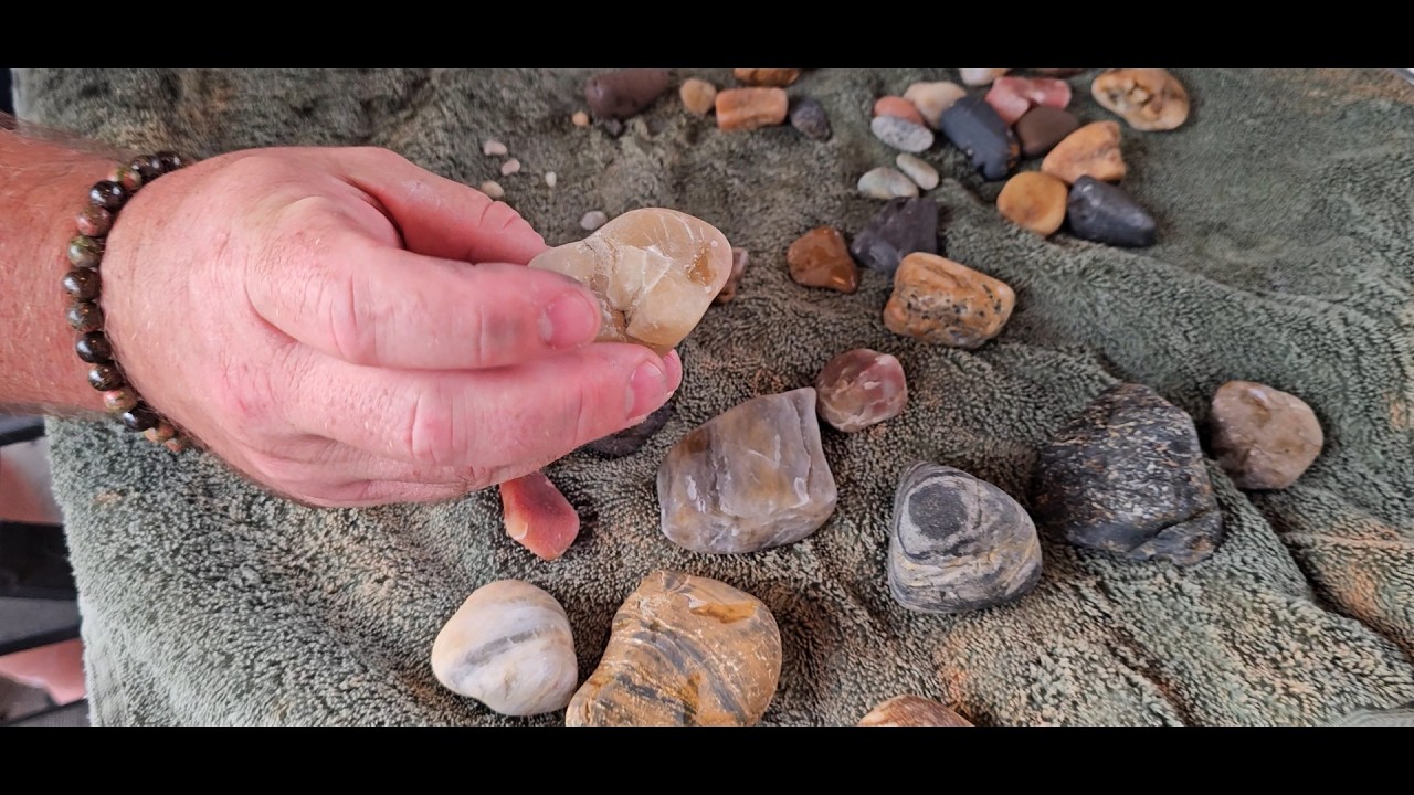 POLISHING UGLY ROCKS _ All four stages! - YouTube