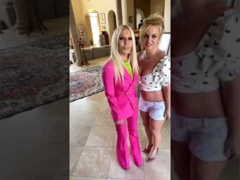 Video: Donatella Versace: „Hlavný fashionista Versace? Toto je môj pes