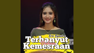 Terhanyut Dalam Kemesraan