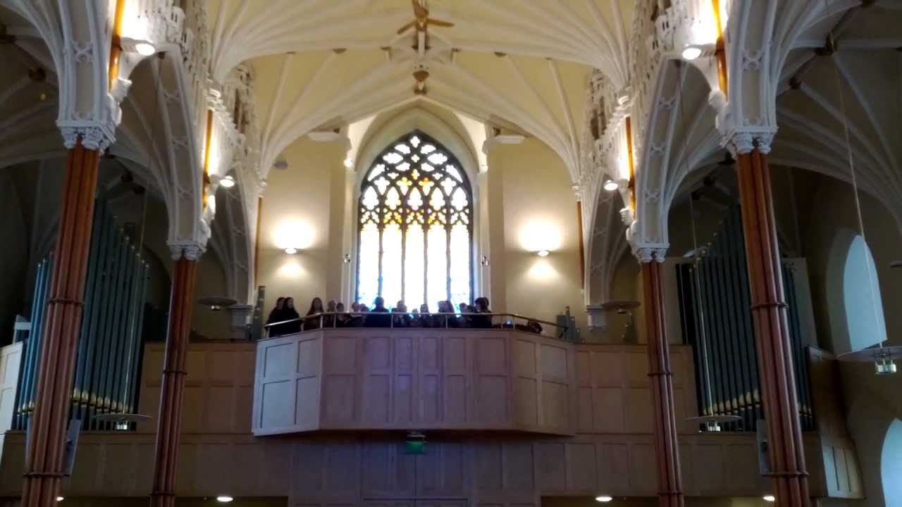 ⁣Православное песнопение в католическом храме