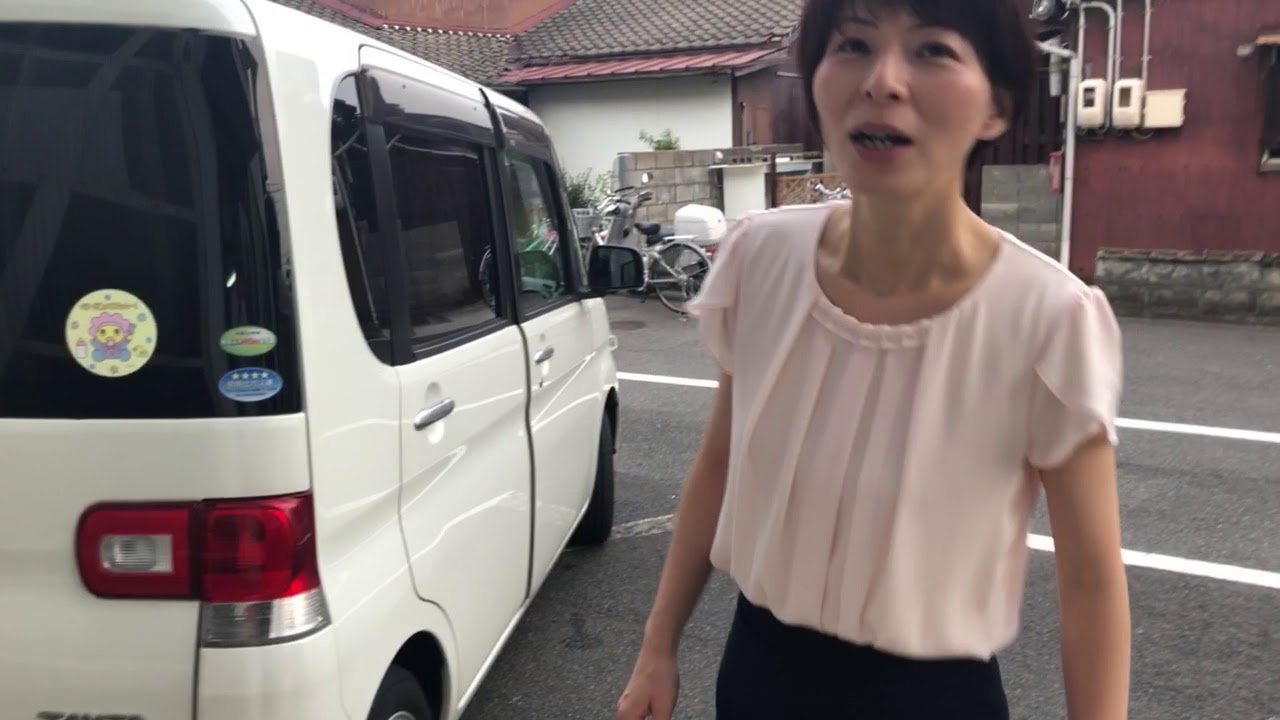 まさかのまり子さんがバックでぶつけた あたった車は無傷 私はあたられ心に傷 Youtube