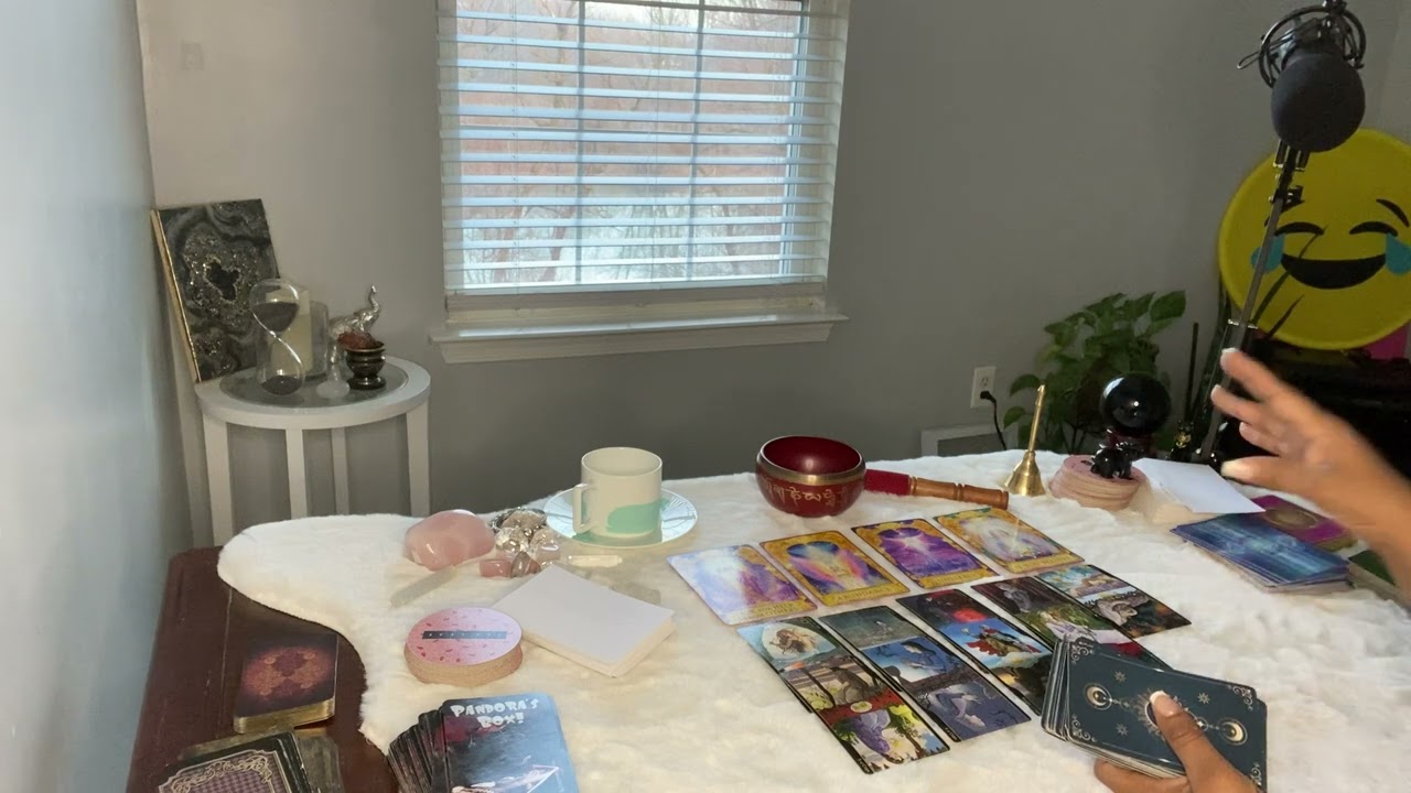 PISCES ♓️ A LOT OF PEOPLE DON’T WANT YOU TO BE HAPPY. GUESS WHAT? THOSE AREN’T YOUR PEOPLE !!!