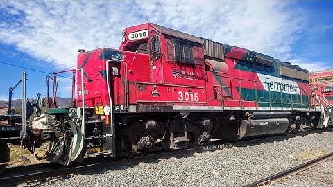 Locomotora veterana en un tren de camino GP40-2 De Ferromex