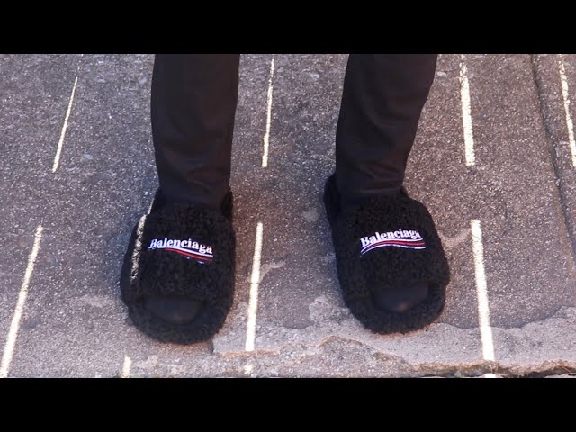 BALENCIAGA FURRY SLIDES  display picture 1