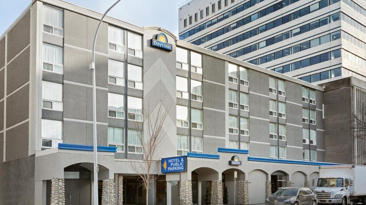 Days Inn by Wyndham Edmonton Downtown, Edmonton, Canada - YouTube