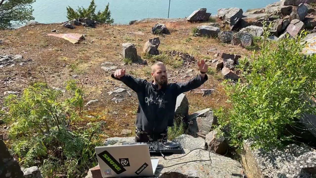 200 BpM  Gabber Hardcore Mix (Live Sound)