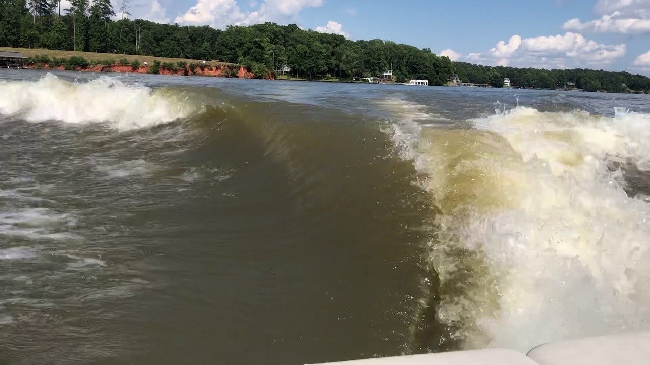 2017 Supreme S238 - Surf Wave