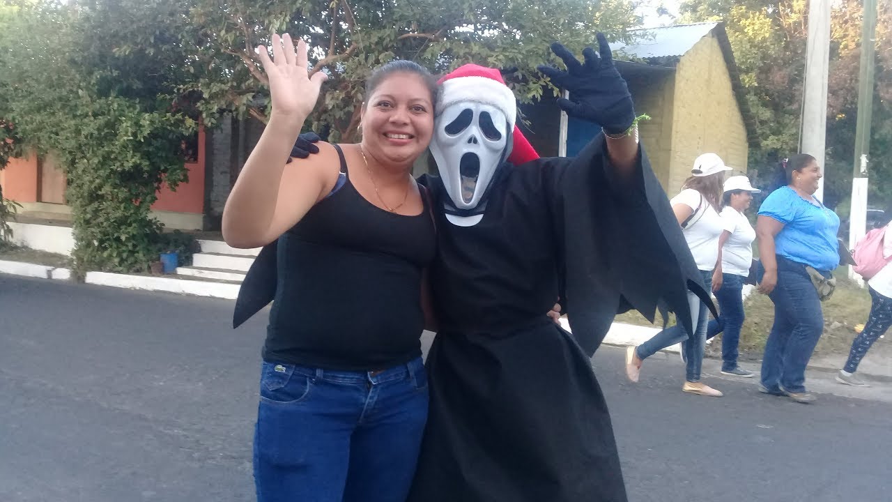 Esperando el Desfile Navideño parte#1 El salvador 4x4