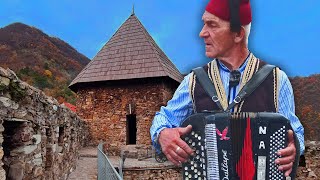 Imao sam 76 žena, osvajam ih harmonikom! Tražim 77-mu ženu.