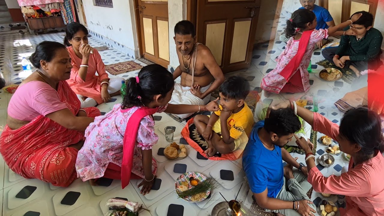 পরিবারের সবাই এই দিনটা এক জায়গায় হৈ হৈ করে পালন করা হয় ভাইফোঁটা শুভ অনুষ্ঠান।সবাই কতো খুশি আজ ❤️