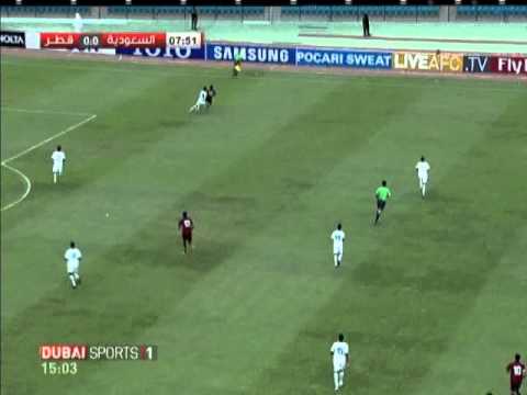 مهارة من أحمد عكاش على لاعب قطر مهارة من أحمد عكاش على لاعب قطر