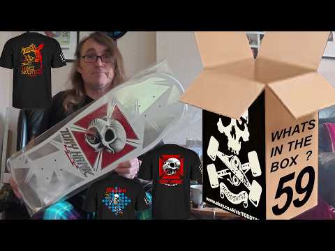 Sean Goff, 61 ans, déballe les planches Bones Brigade Series 17 de Powell Peralta