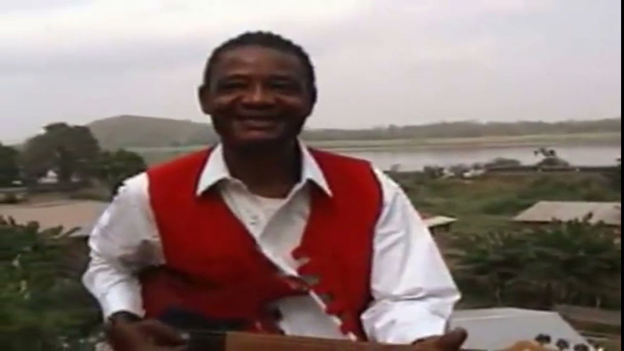 Kitsusu Mabiala - Maman na Papy - clip officiel