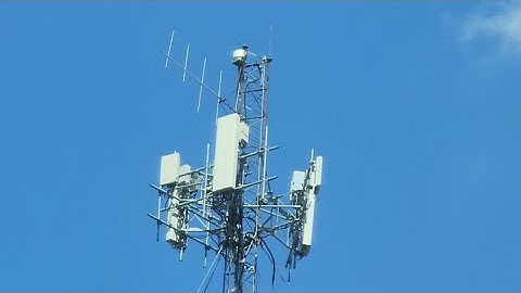 An ILS-3600 beacon on a cell tower