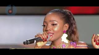 SIMI PERFORMED JOROMI LIVE ON STAGE