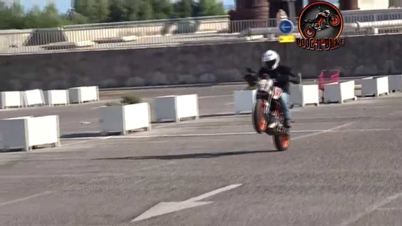 *KTM Duke 390 * STUNT ACADEMY* some wheelie training YouTube