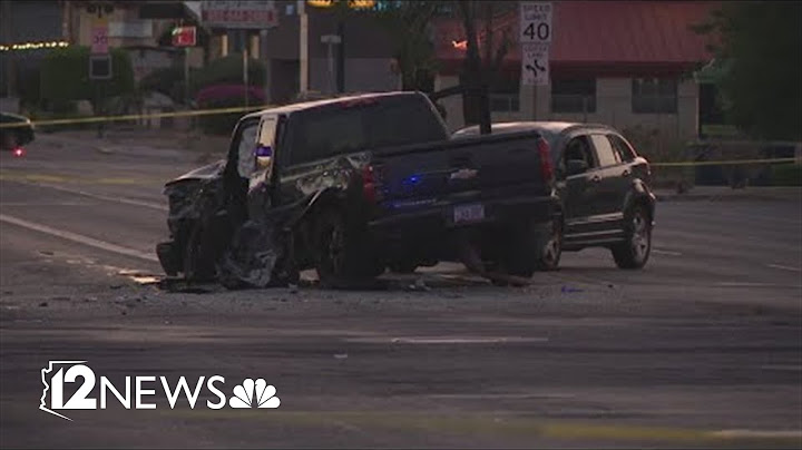Multiple people injured in Phoenix crash
