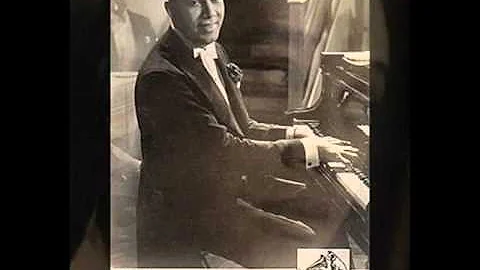 Leslie Hutchinson sings Cole Porter - I'm A Gigolo...