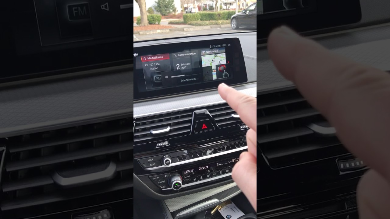 2017 BMW 540i xDrive Gesture Control G30