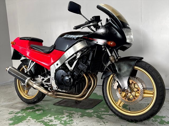 販売車両紹介】ホンダ CBR250R MC17 社外マフラー 佐賀武雄 Garage-J 販売車両紹介】ホンダ CBR250R MC17 社外マフラー 佐賀武雄 Garage-J