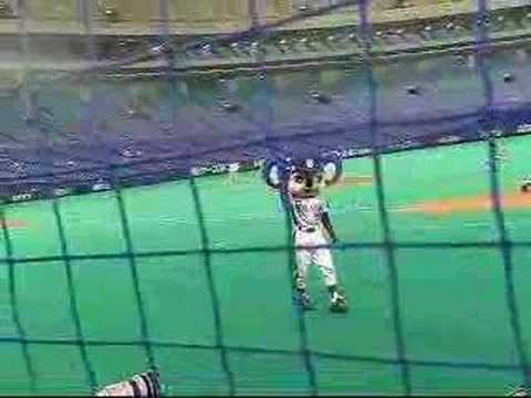 071013　ＣＳ阪神戦　試合終了後ドアラともお別れ