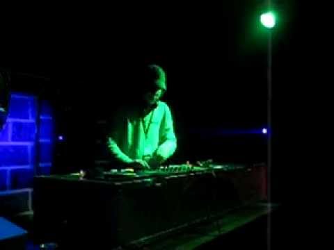 Mike Humphries kills it at Advent*Jah at Kryal Cas...