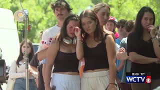 ‘It feels too soon’: Florida State students return to campus in grief after deadly shooting