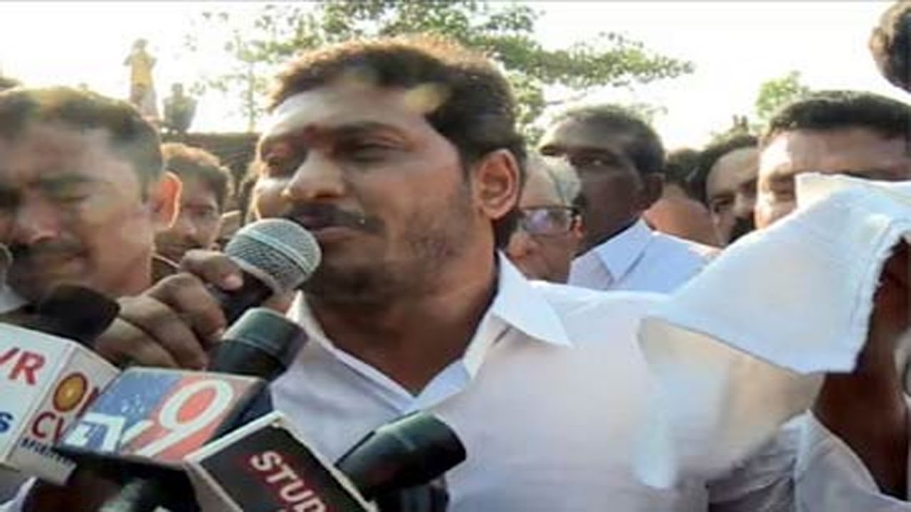 YS Jagan Says Chandrababu Cheating Farmers on Loan Waiver - Watch Exclusive
