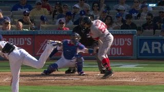 BOS@LAD: Betts hit by a pitch, remains in the game