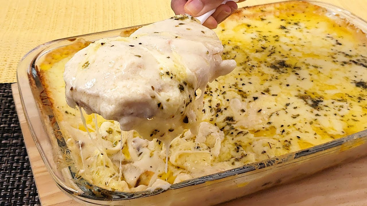 BATATA GRATINADA COM MOLHO BRANCO ESPECIAL