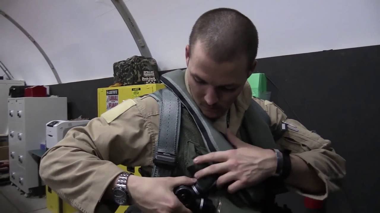 Join F-22 pilots preparing for a night air strike mission in the Raptor