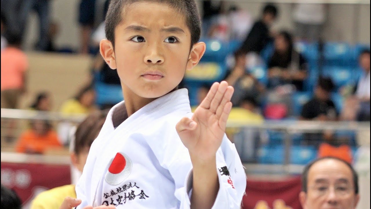 Beautiful Junior Karate Kata 空手の形っていいなあと思ってしまう映像 Youtube