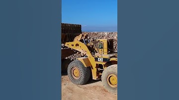 Cat 994K Wheel Loader - A Giant at Work!