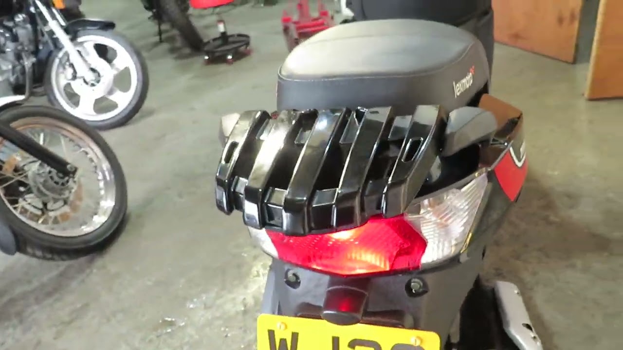 Lexmoto Titan 125 walk around video