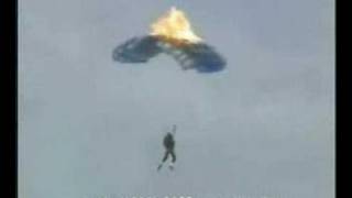 This guy sets alight to his parachute midair! screenshot 1
