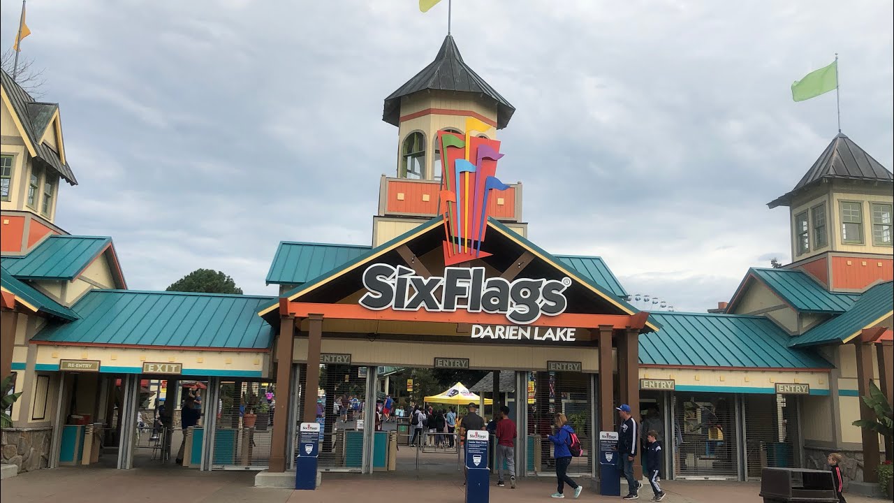 Having a Six Flags day at Darien Lake - YouTube