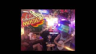 Duelin’ banjars, this is drummer dude and me trying play it. #countrymusic #funnycountrysong